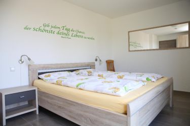 elternschlafzimmer wohnung kiwi