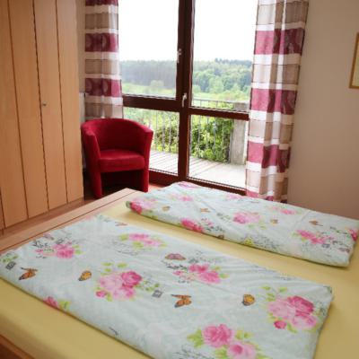 Blick aus dem Elternschlafzimmers der Wohnung Himbeere