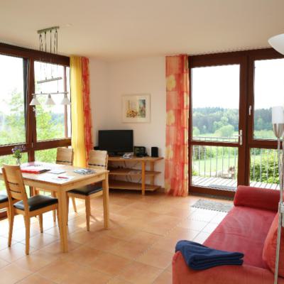 Wohn- und Esszimmer der Wohnung Himbeere